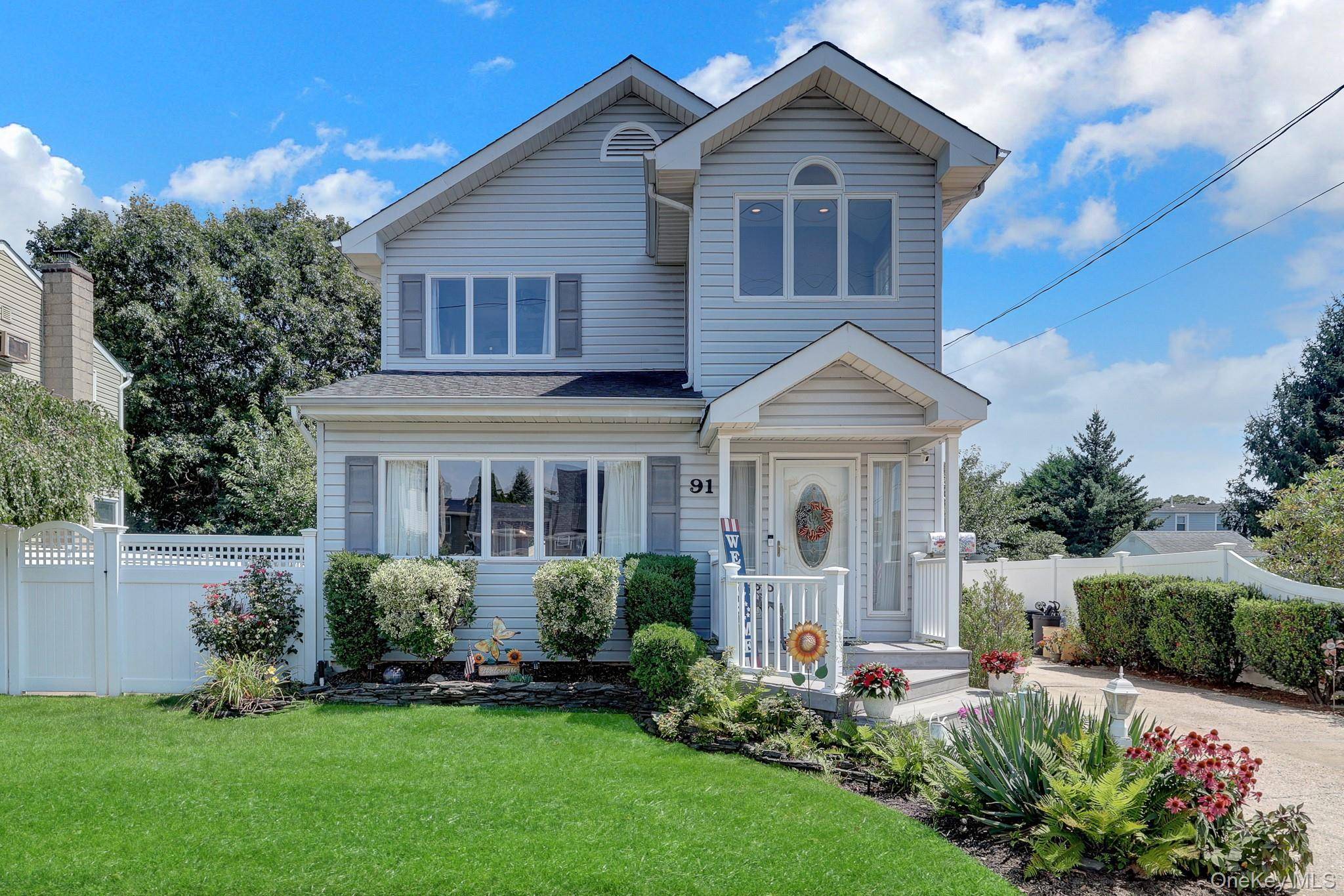 91 Charles AVE, Massapequa Park, NY 11762