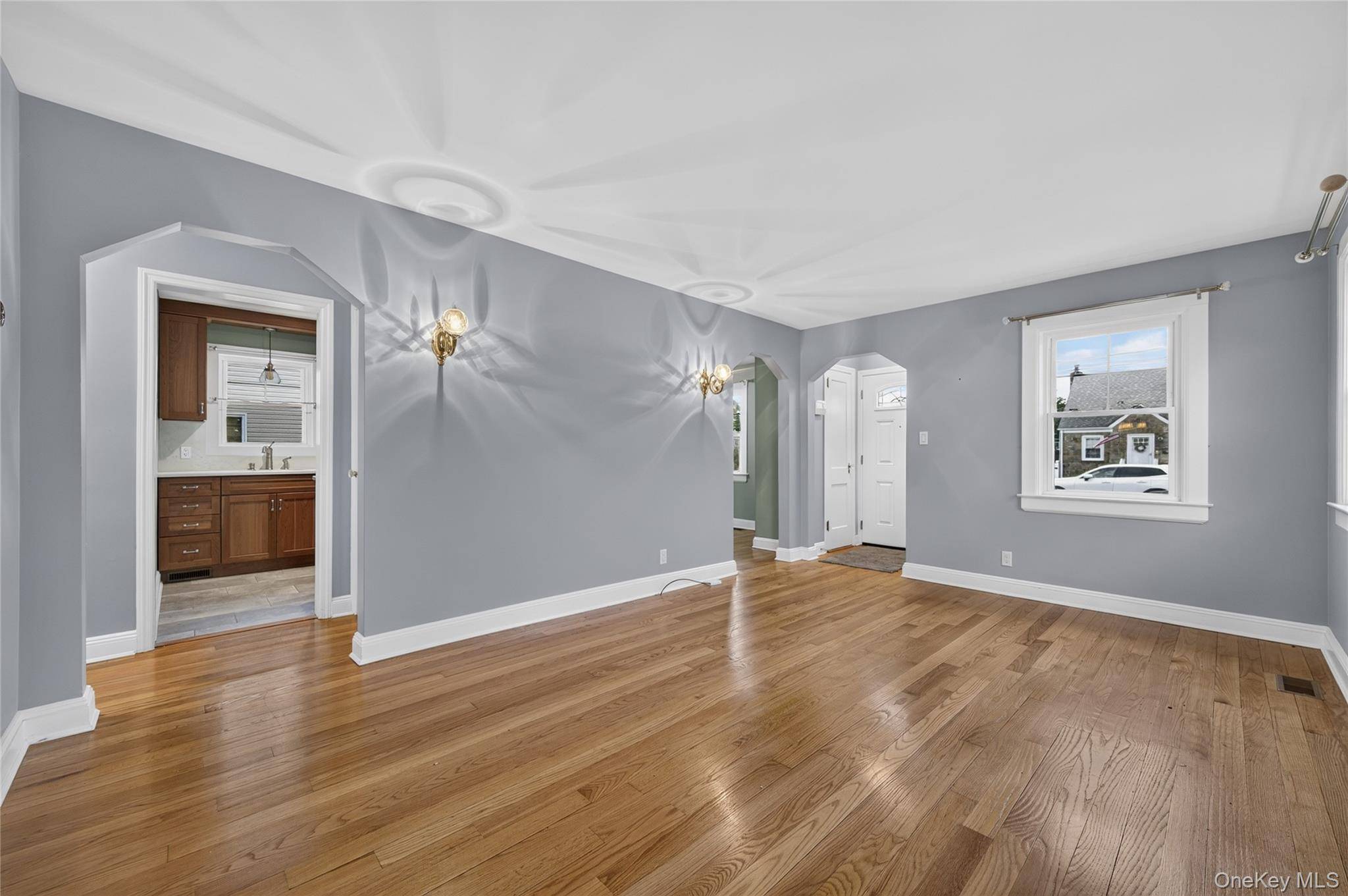 177 Jerome AVE, Mineola, NY 11501