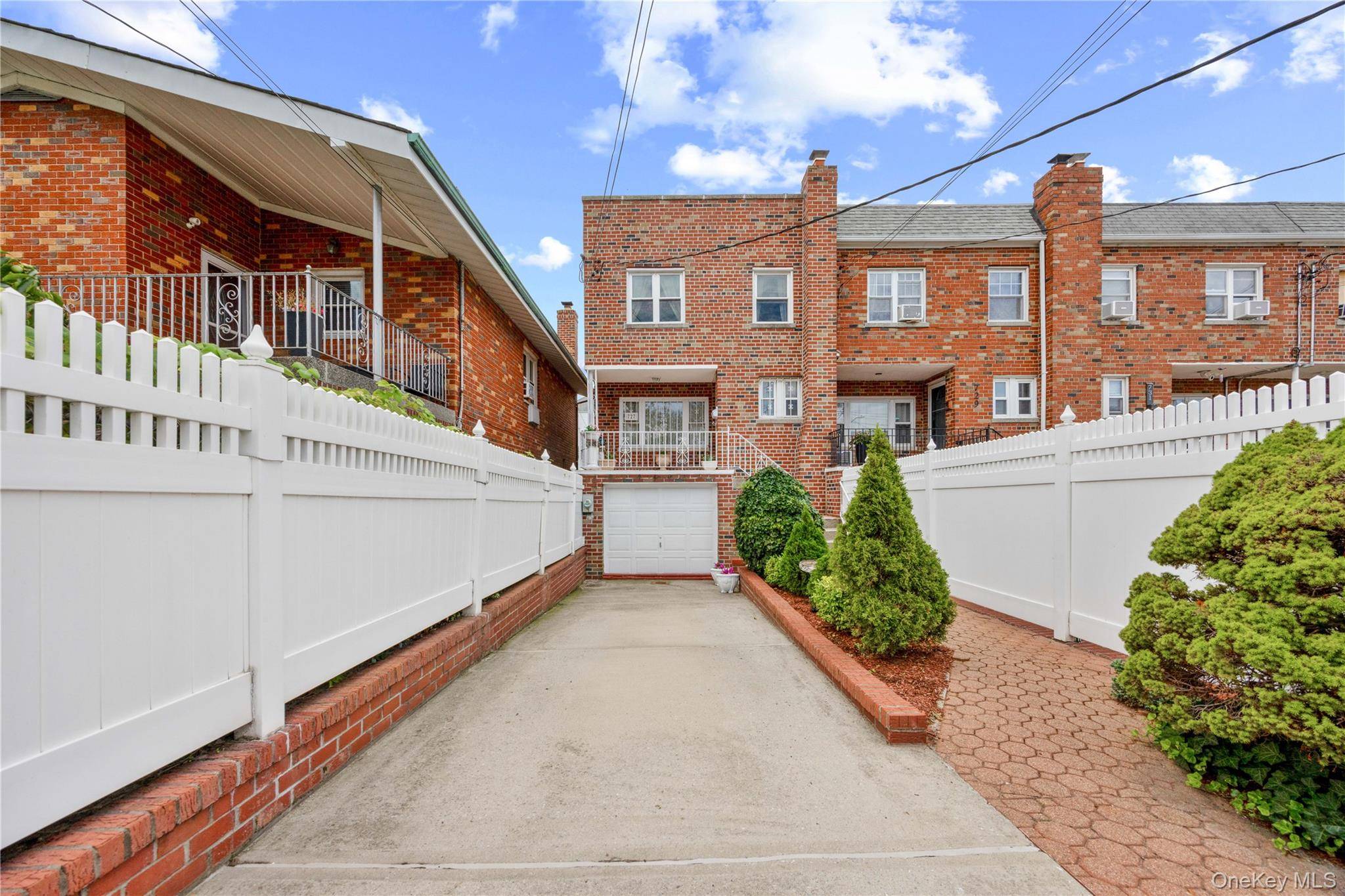 727 Hollywood AVE, Bronx, NY 10465