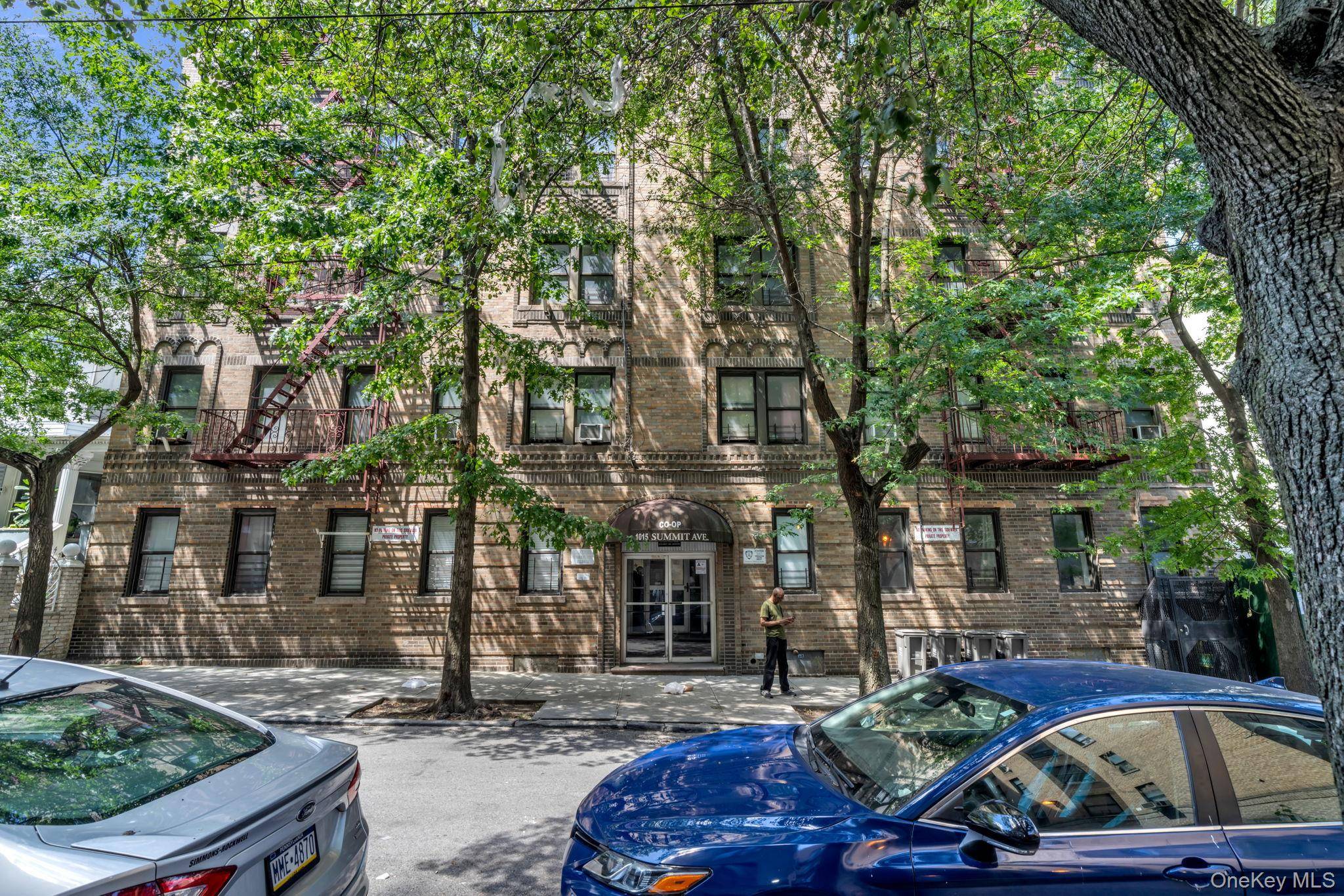 1015 Summit AVE #6A, Bronx, NY 10452