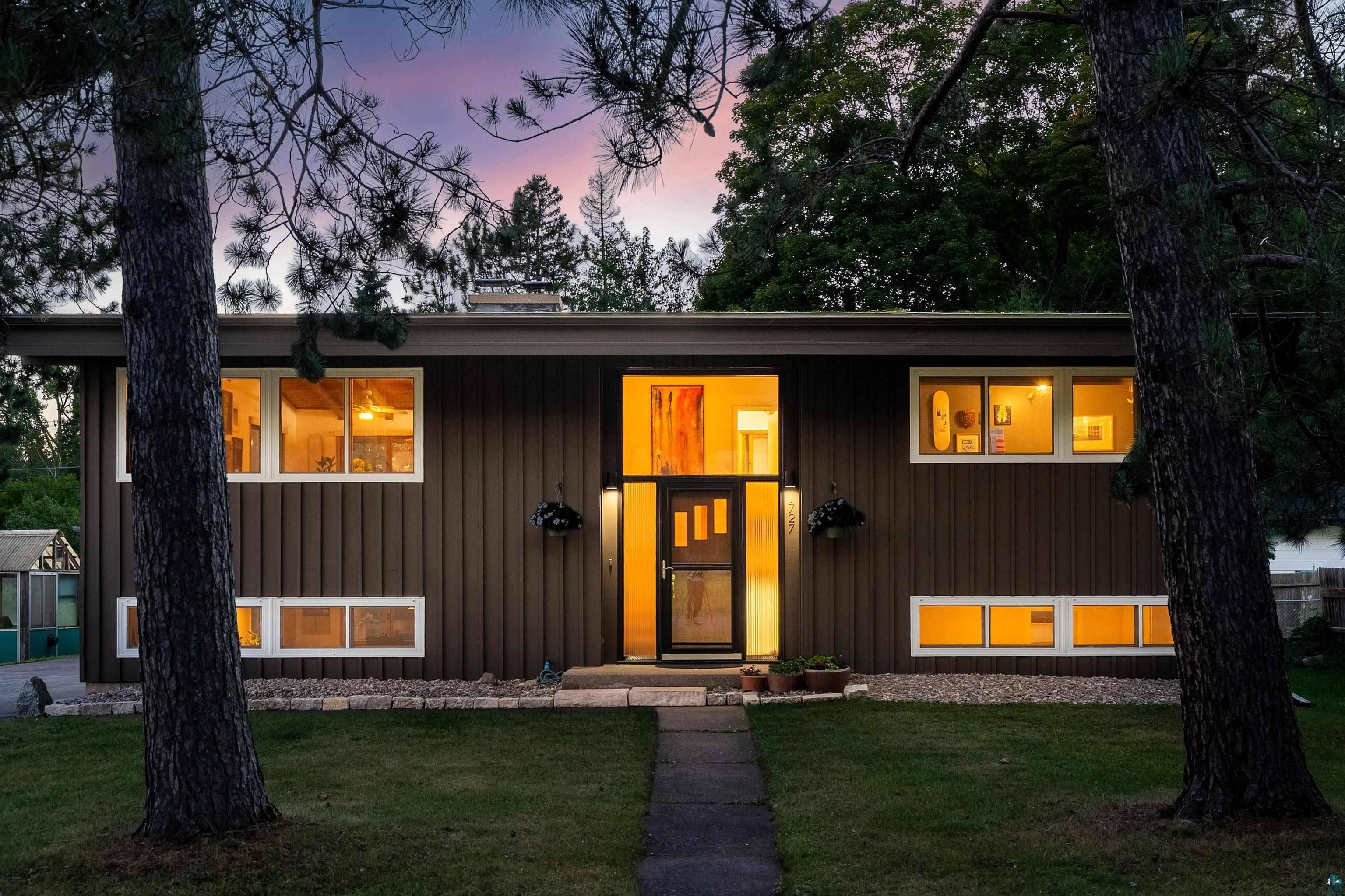 1727 Warren Ave, Duluth, MN 55811