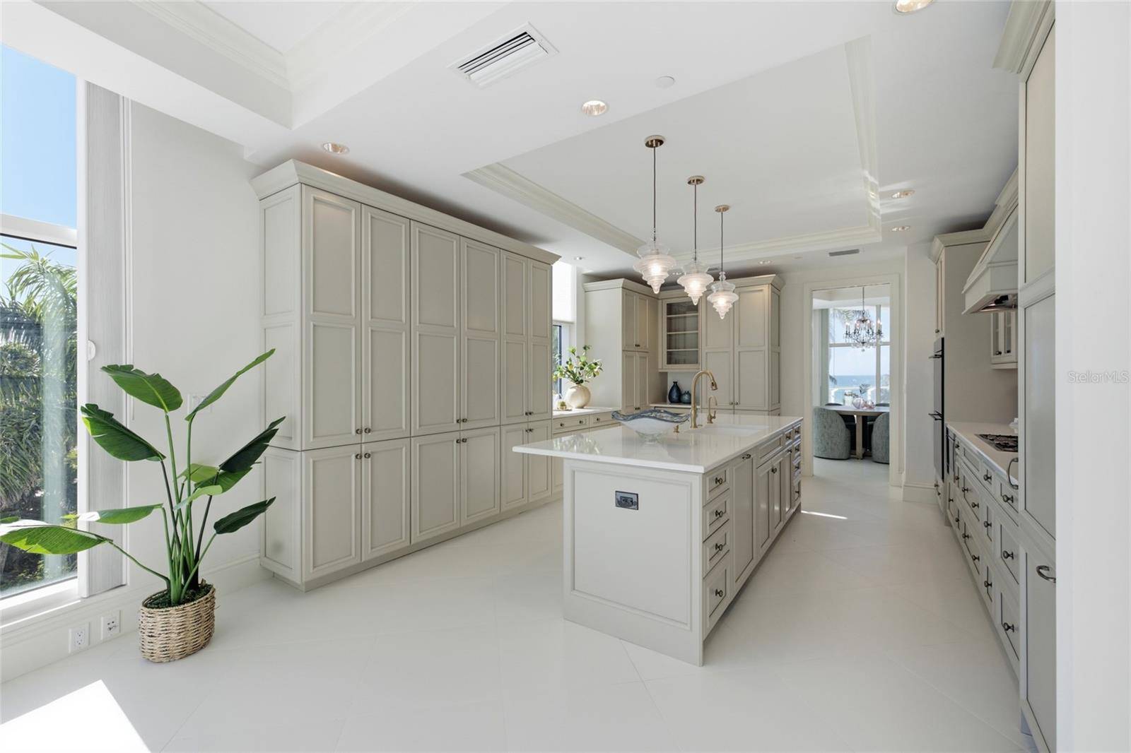 2251 GULF OF MEXICO DR #301, Longboat Key, FL 34228
