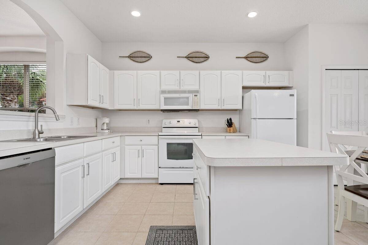 166 CARRERA AVE, Davenport, FL 33897