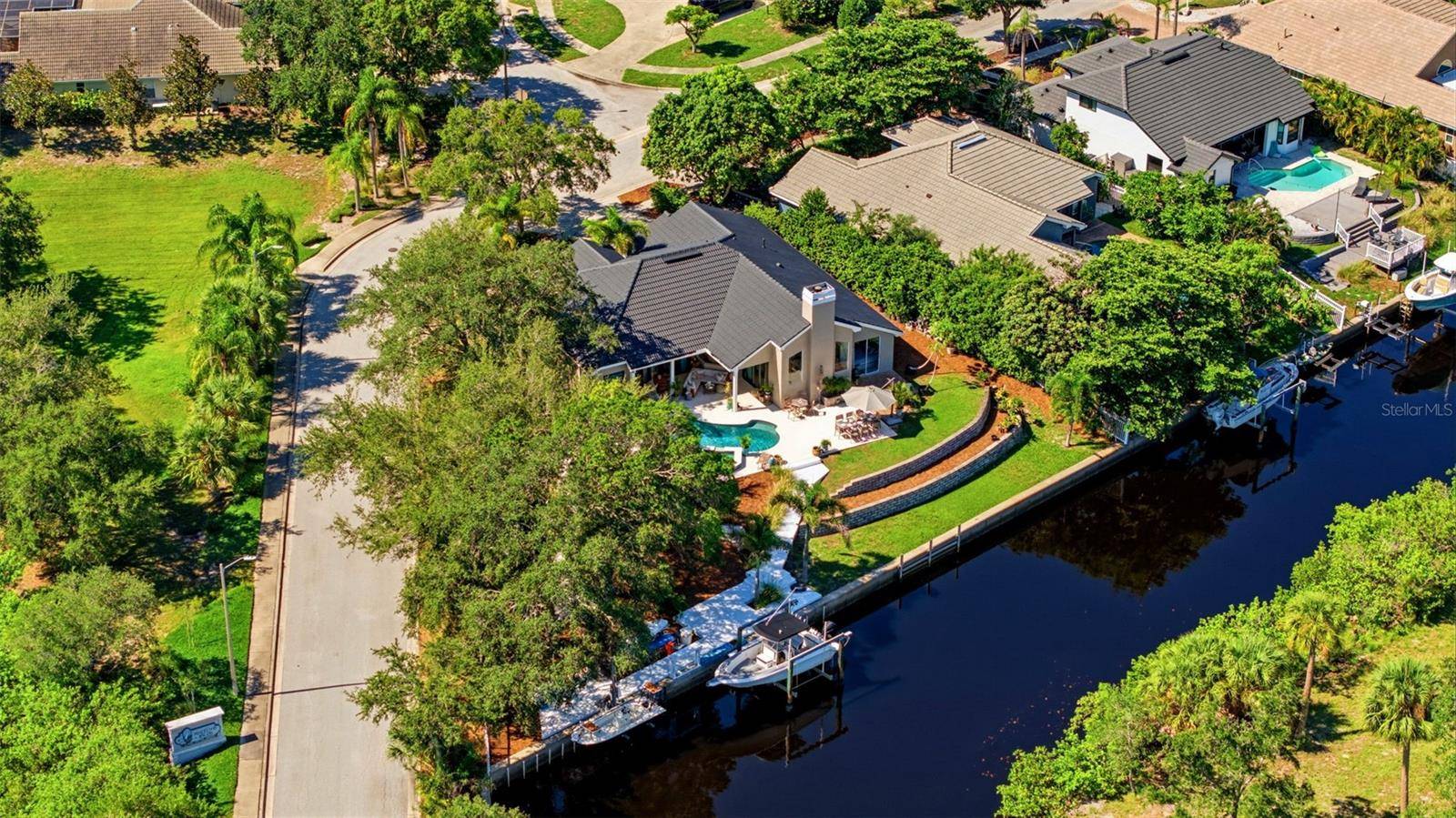 1102 MARINA DR, Tarpon Springs, FL 34689