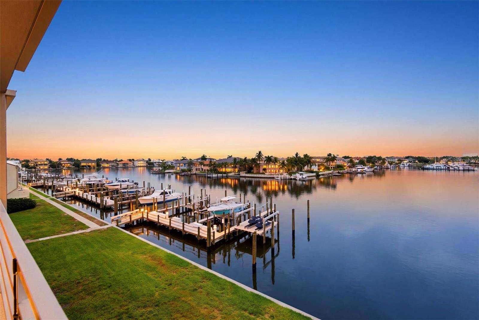 2775 KIPPS COLONY DR S #305, Gulfport, FL 33707