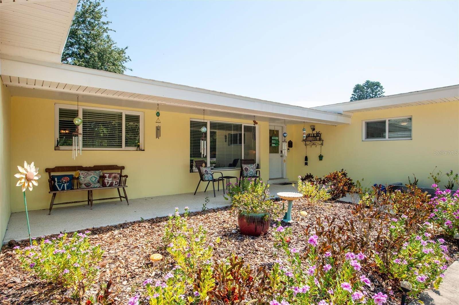 867 PINELLAS POINT DR S, St Petersburg, FL 33705