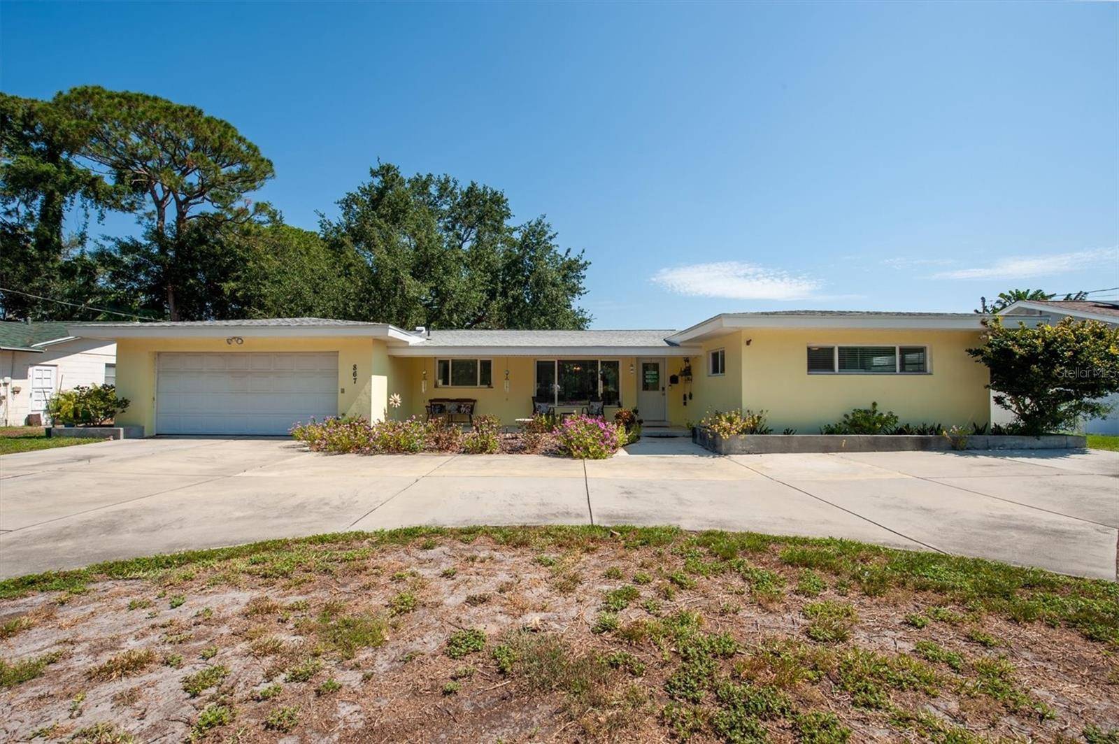 867 PINELLAS POINT DR S, St Petersburg, FL 33705
