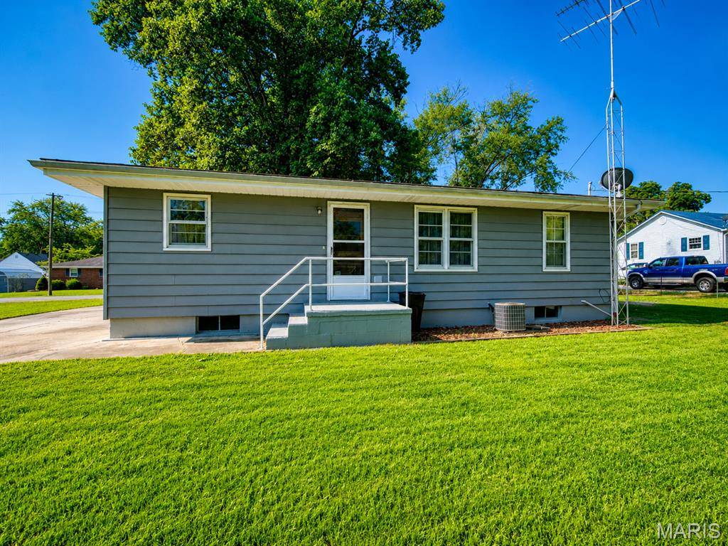 208 Mary ST, Hardin, IL 62047