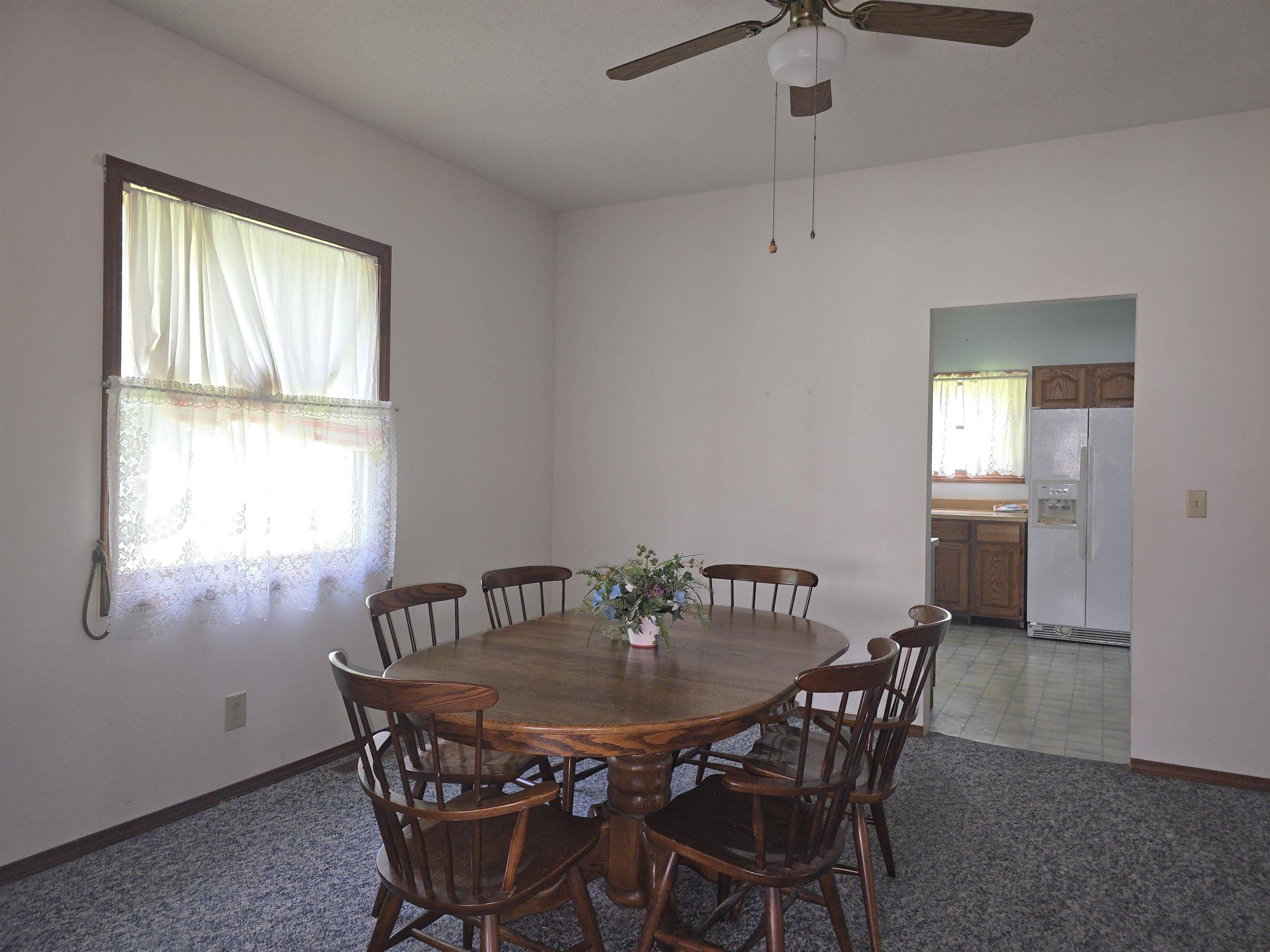 237 W Locust ST, Carthage, IL 62321