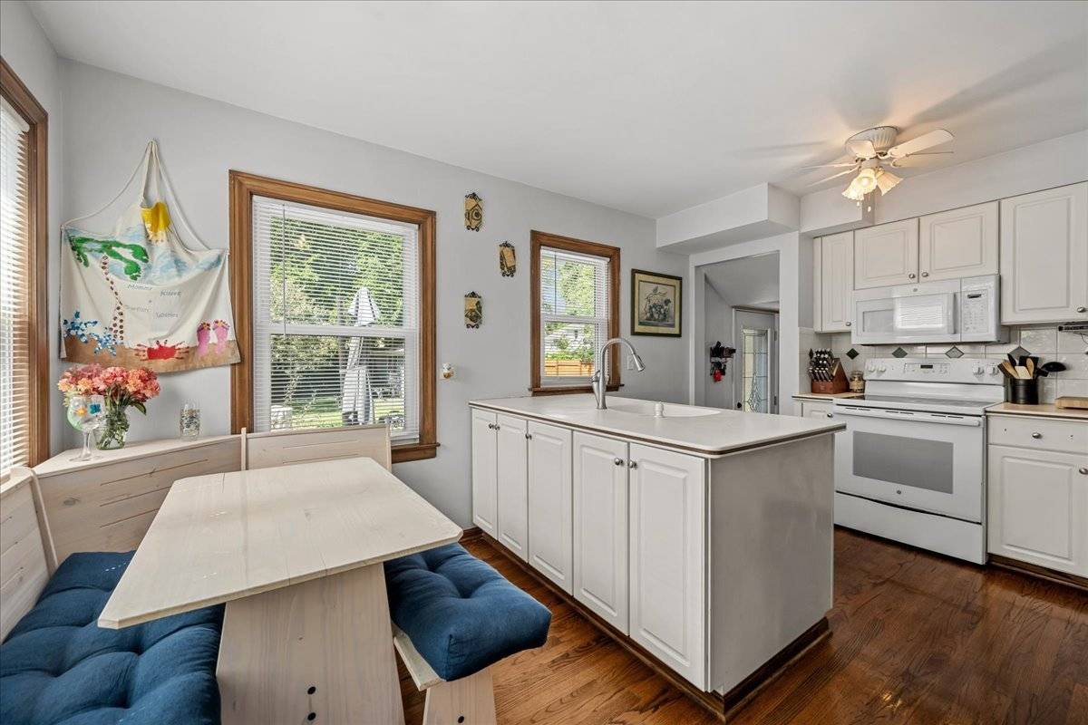 2714 Fort Sheridan AVE, Highland Park, IL 60035