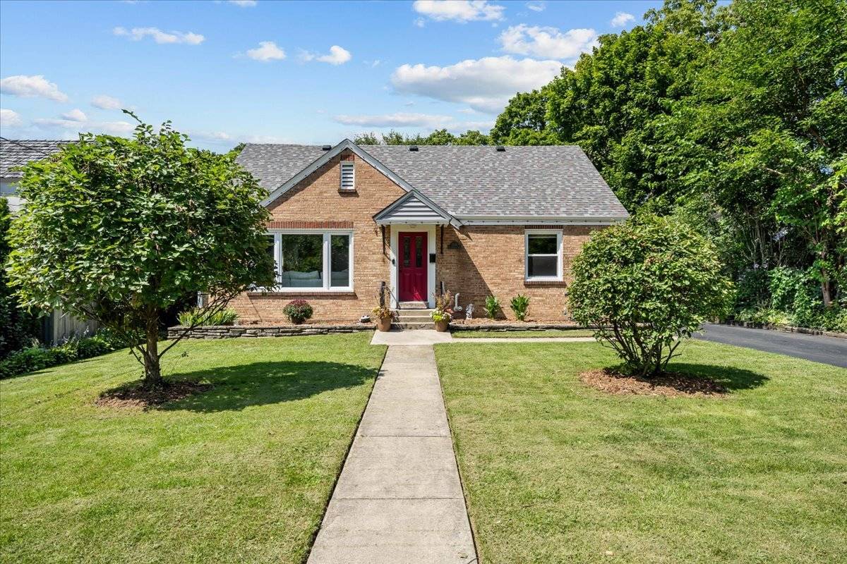 2714 Fort Sheridan AVE, Highland Park, IL 60035