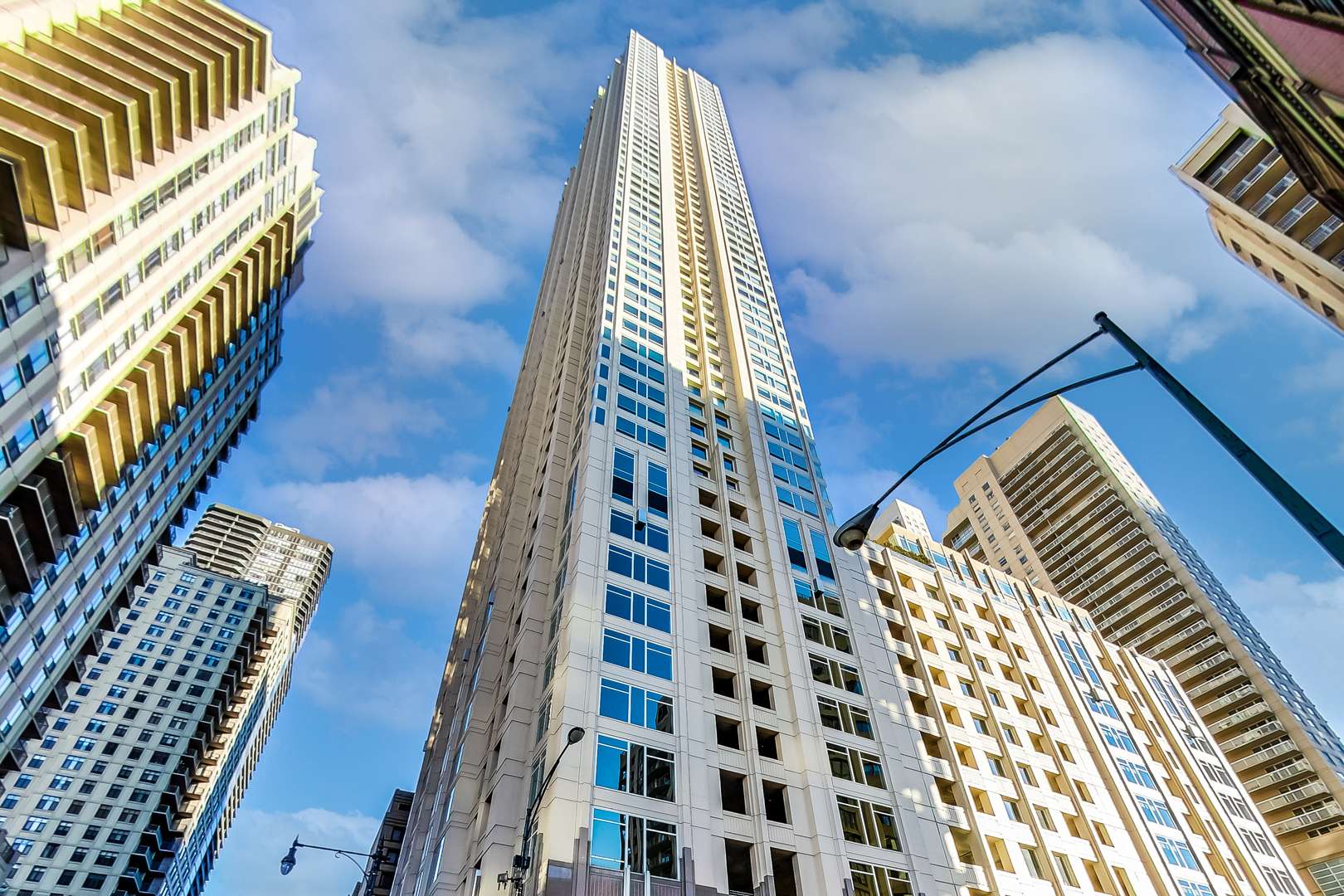 33 W ONTARIO ST #56G, Chicago, IL 60654