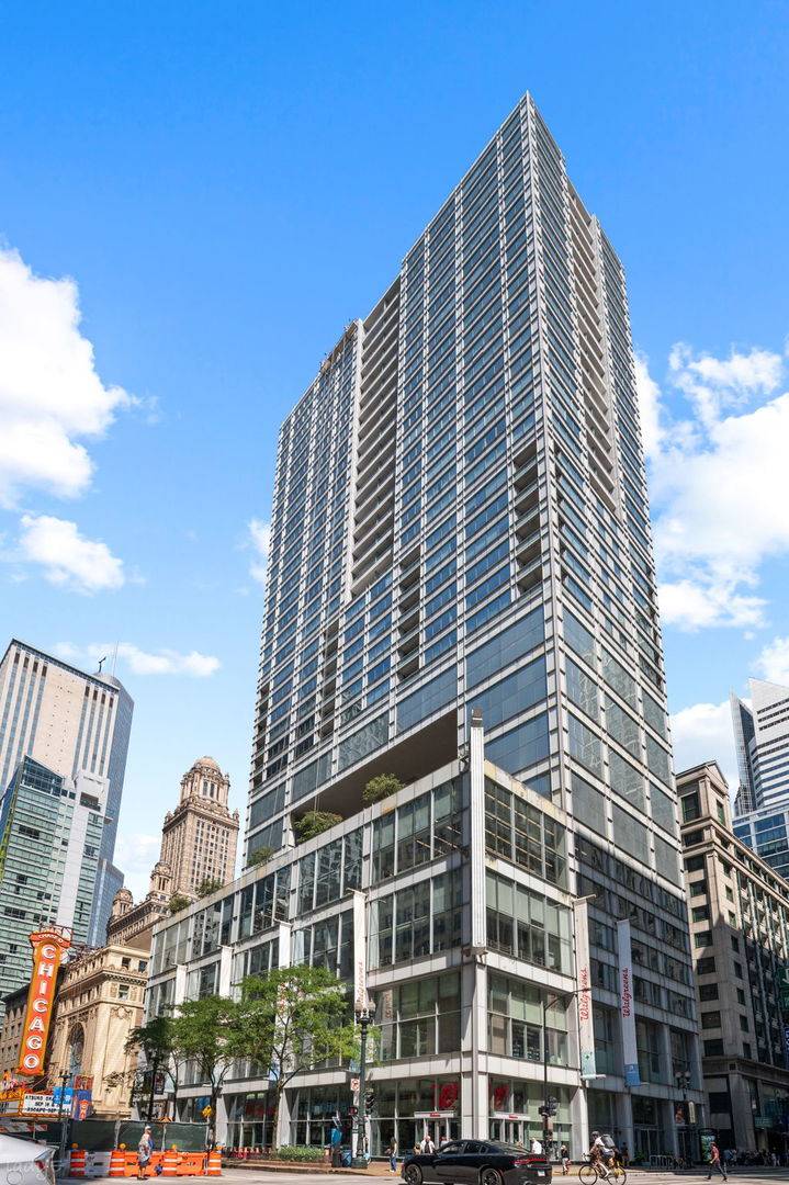 8 E Randolph ST #3202, Chicago, IL 60601