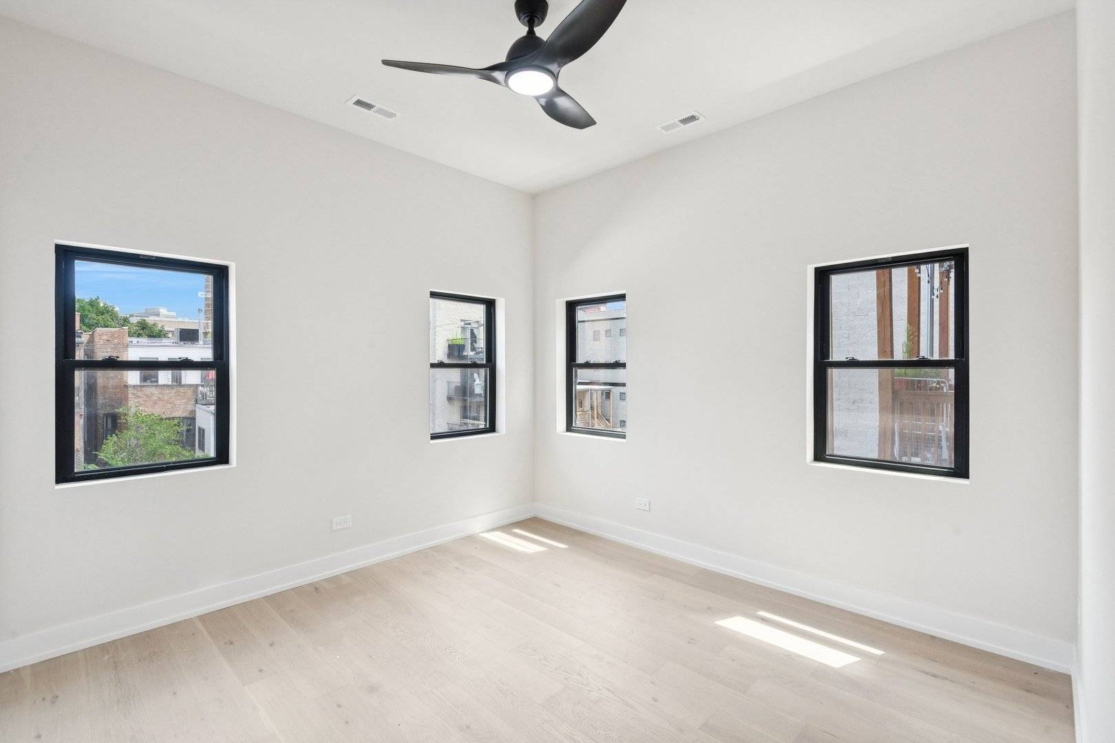 3641 N Wilton AVE #3, Chicago, IL 60613
