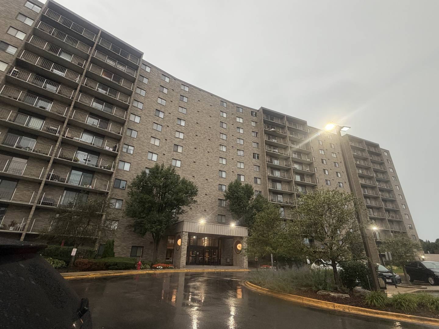 6340 Americana DR #620, Willowbrook, IL 60527