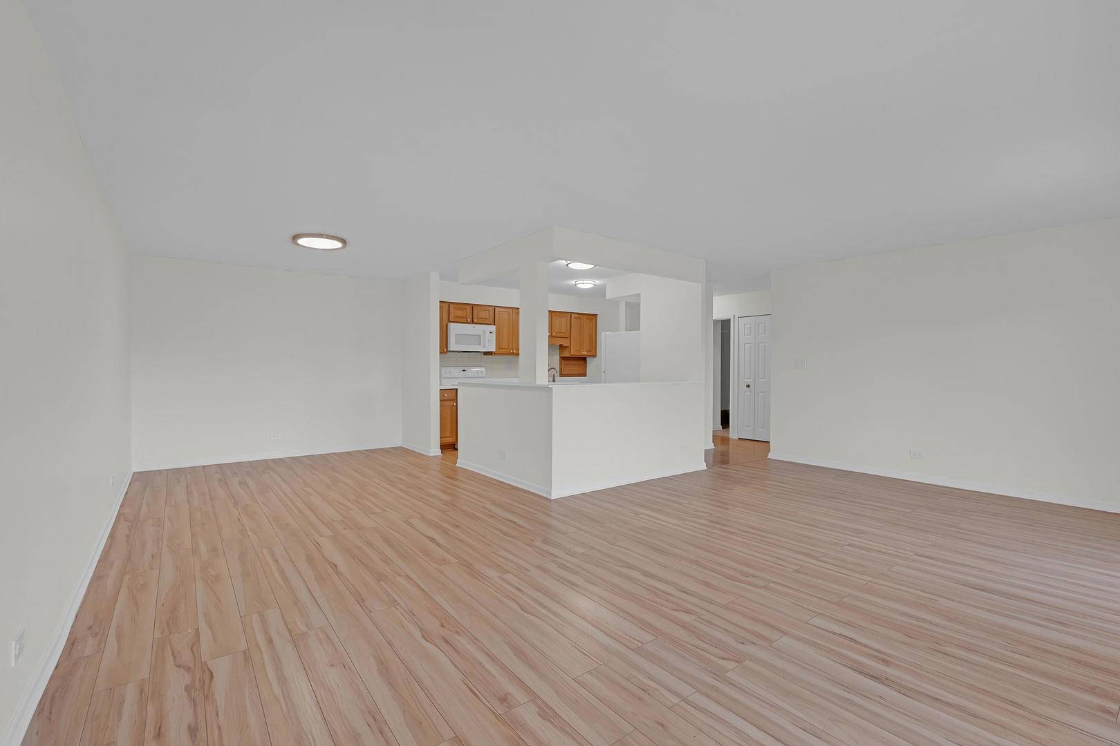 1415 E Central RD #305A, Arlington Heights, IL 60005