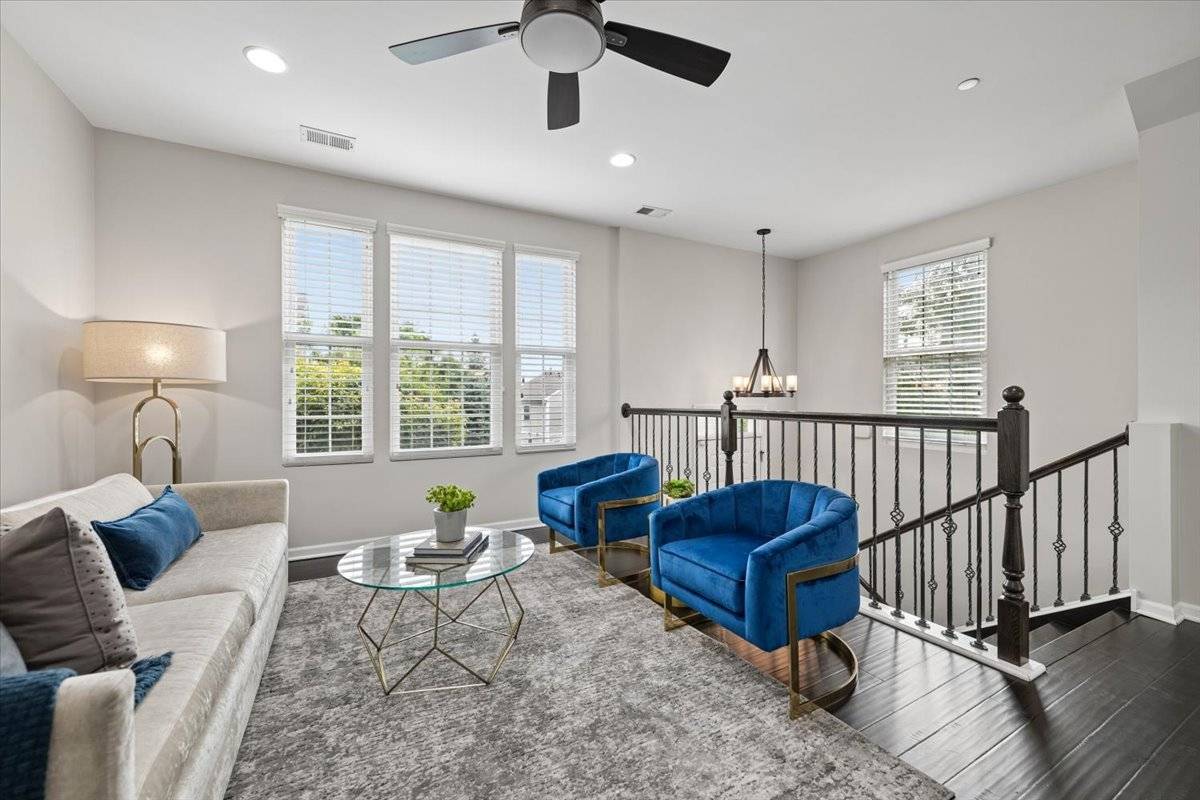 3279 Coral LN, Glenview, IL 60026