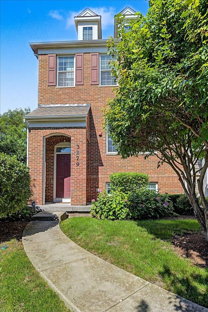 3279 Coral LN, Glenview, IL 60026