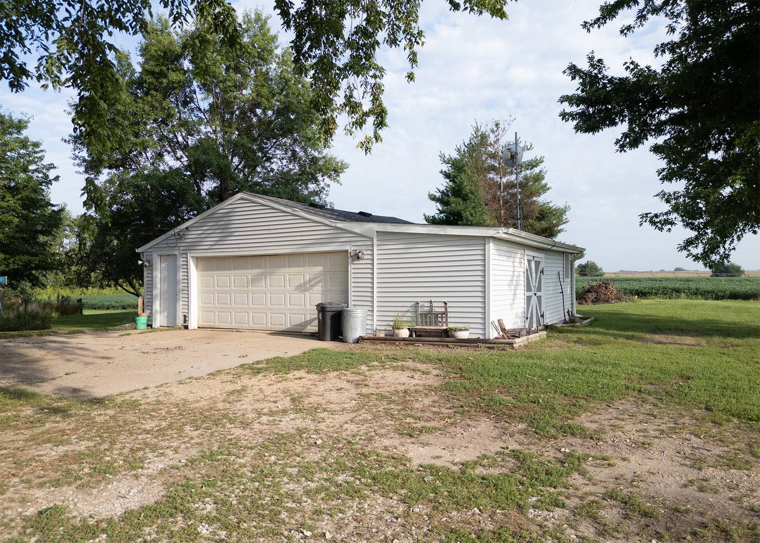 27242 E 2900th ST, Prophetstown, IL 61277