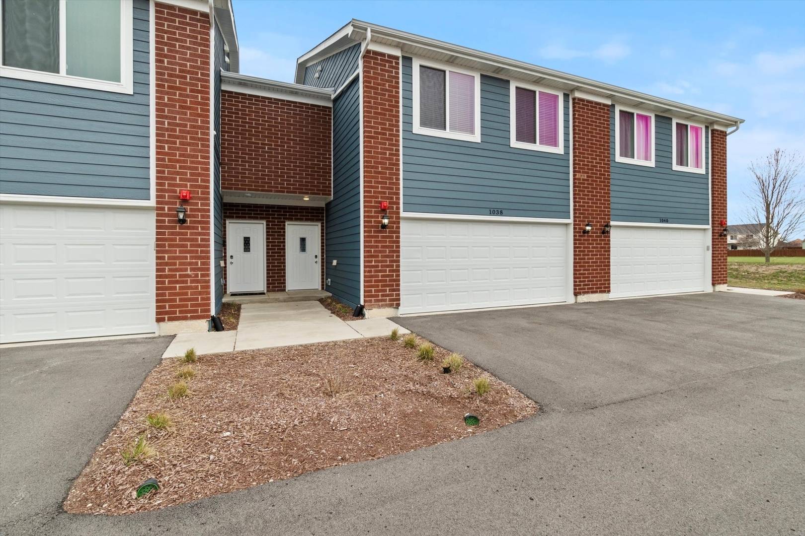 1038 Gillespie LN #1038, Yorkville, IL 60560