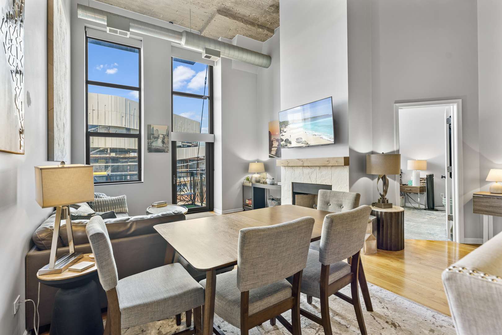 758 N Larrabee ST #305, Chicago, IL 60654