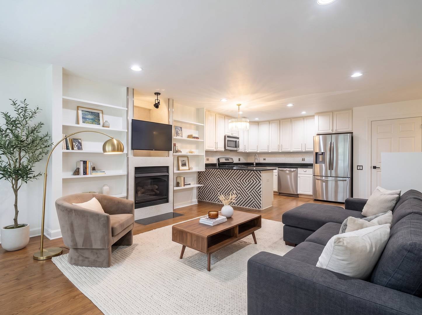 2625 N Ashland AVE #1A, Chicago, IL 60614