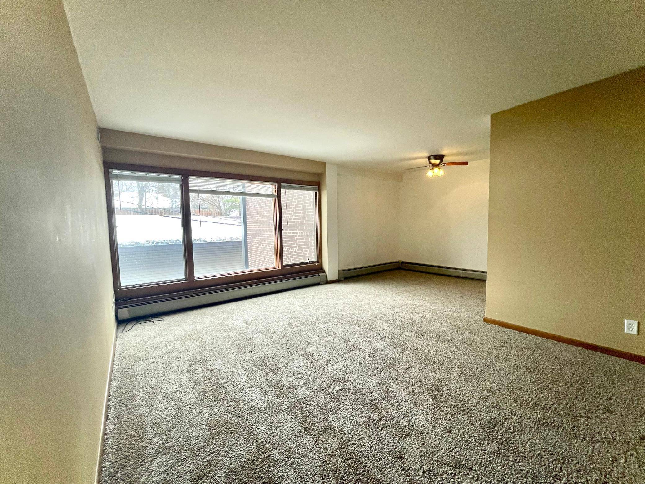 633 Robert ST S #205, Saint Paul, MN 55107