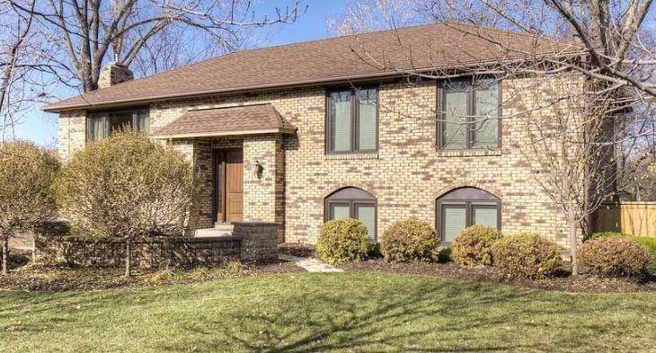 116 Krestwood DR, Burnsville, MN 55337