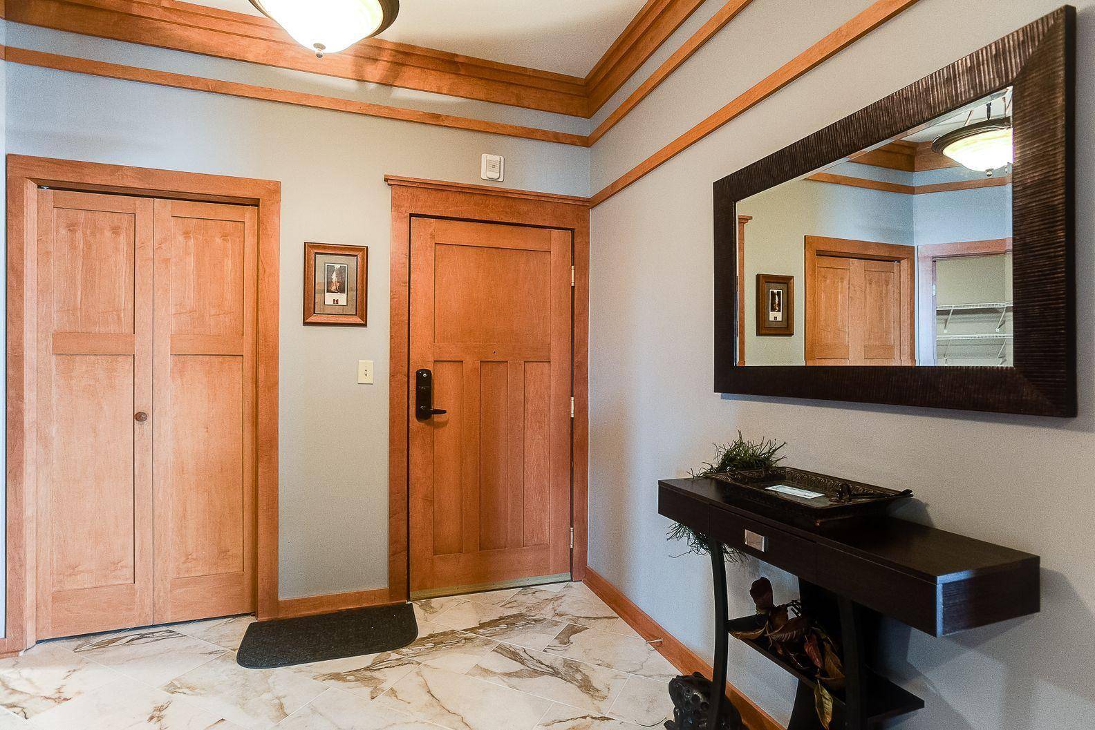 25 Lake ST N #201, Forest Lake, MN 55025