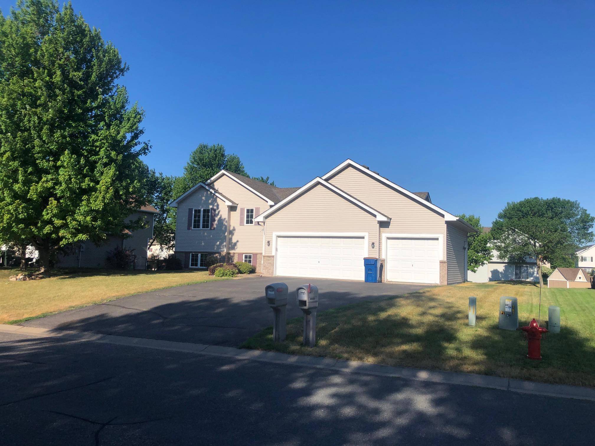 20967 Huntsville TRL, Lakeville, MN 55044
