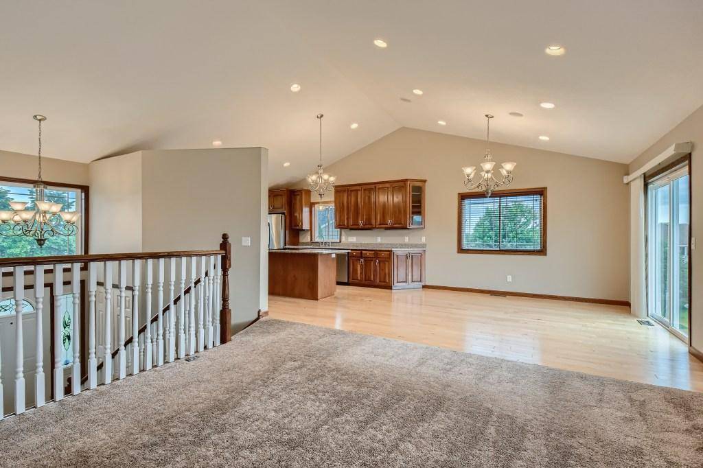 2318 Delina CIR, Lino Lakes, MN 55038