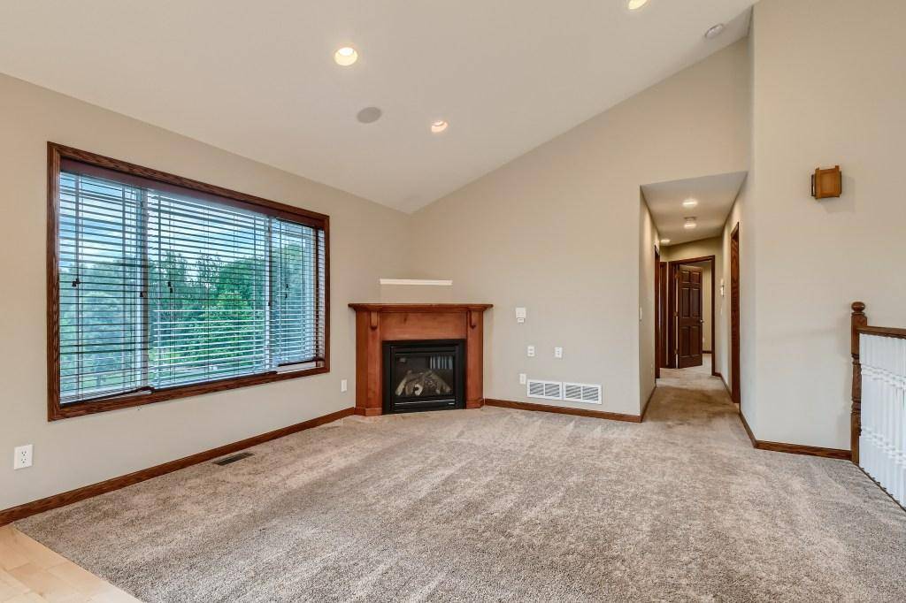 2318 Delina CIR, Lino Lakes, MN 55038