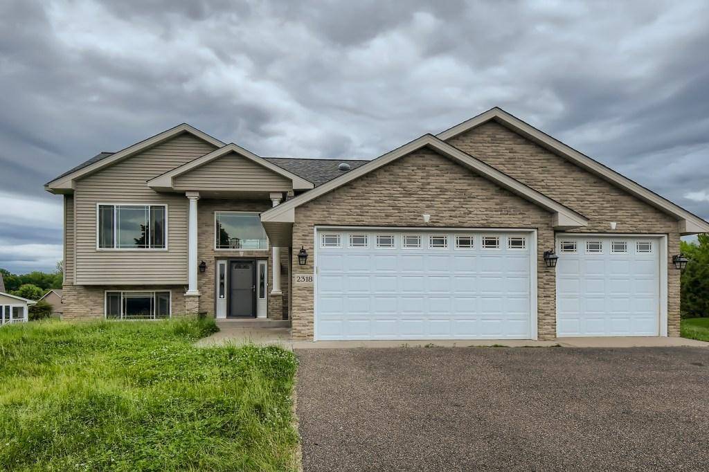 2318 Delina CIR, Lino Lakes, MN 55038