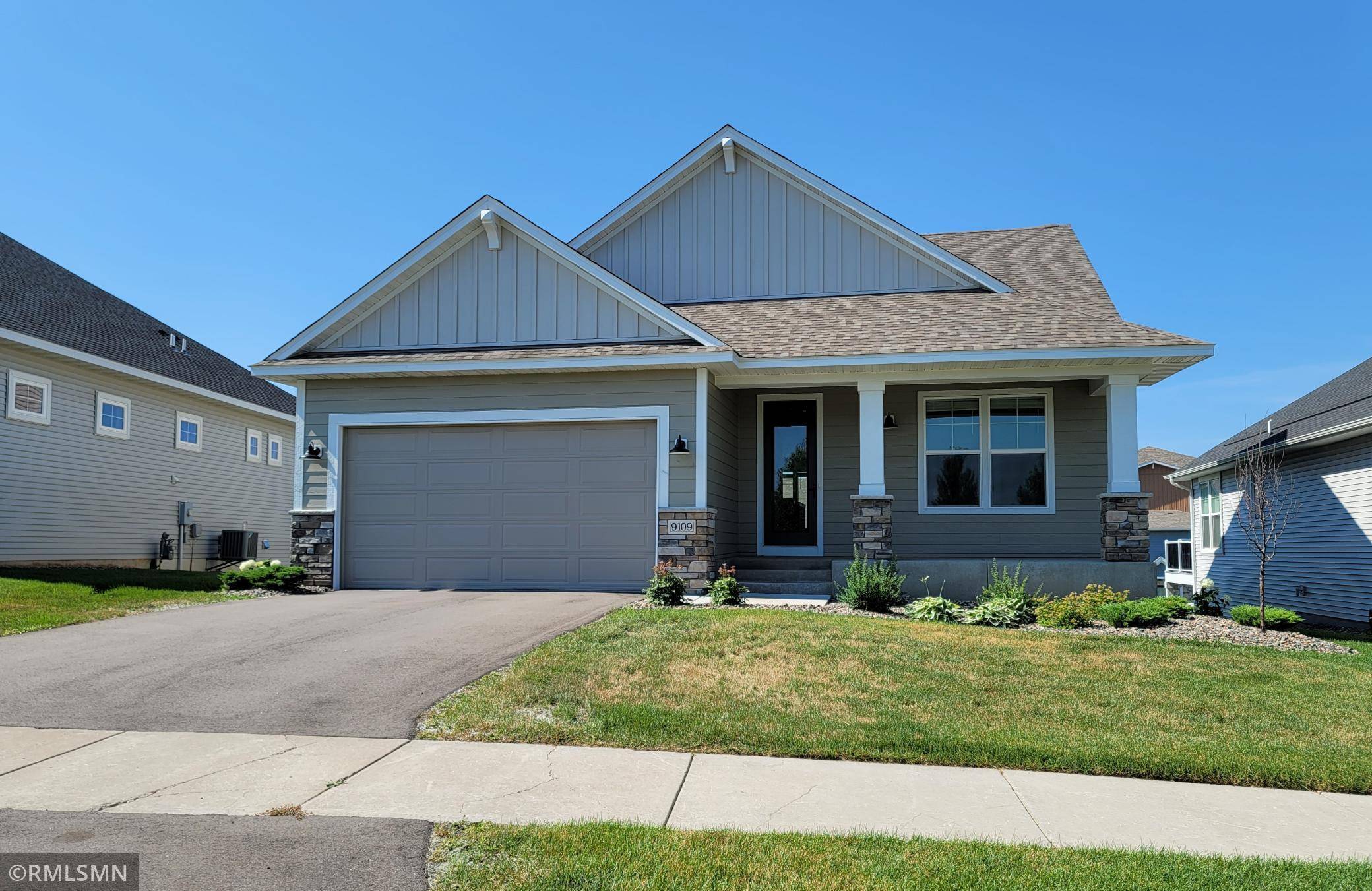 9109 Jade CIR N, Lake Elmo, MN 55042