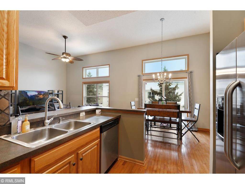 2147 Saint Johns Alcove, Woodbury, MN 55129