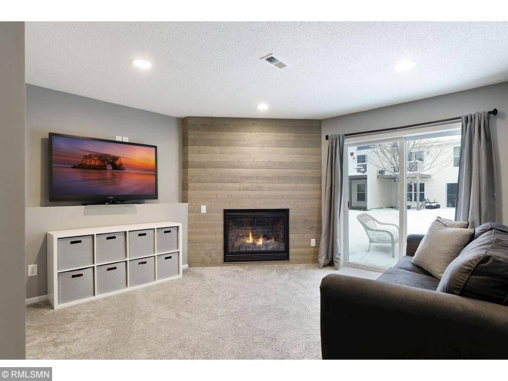 2147 Saint Johns Alcove, Woodbury, MN 55129