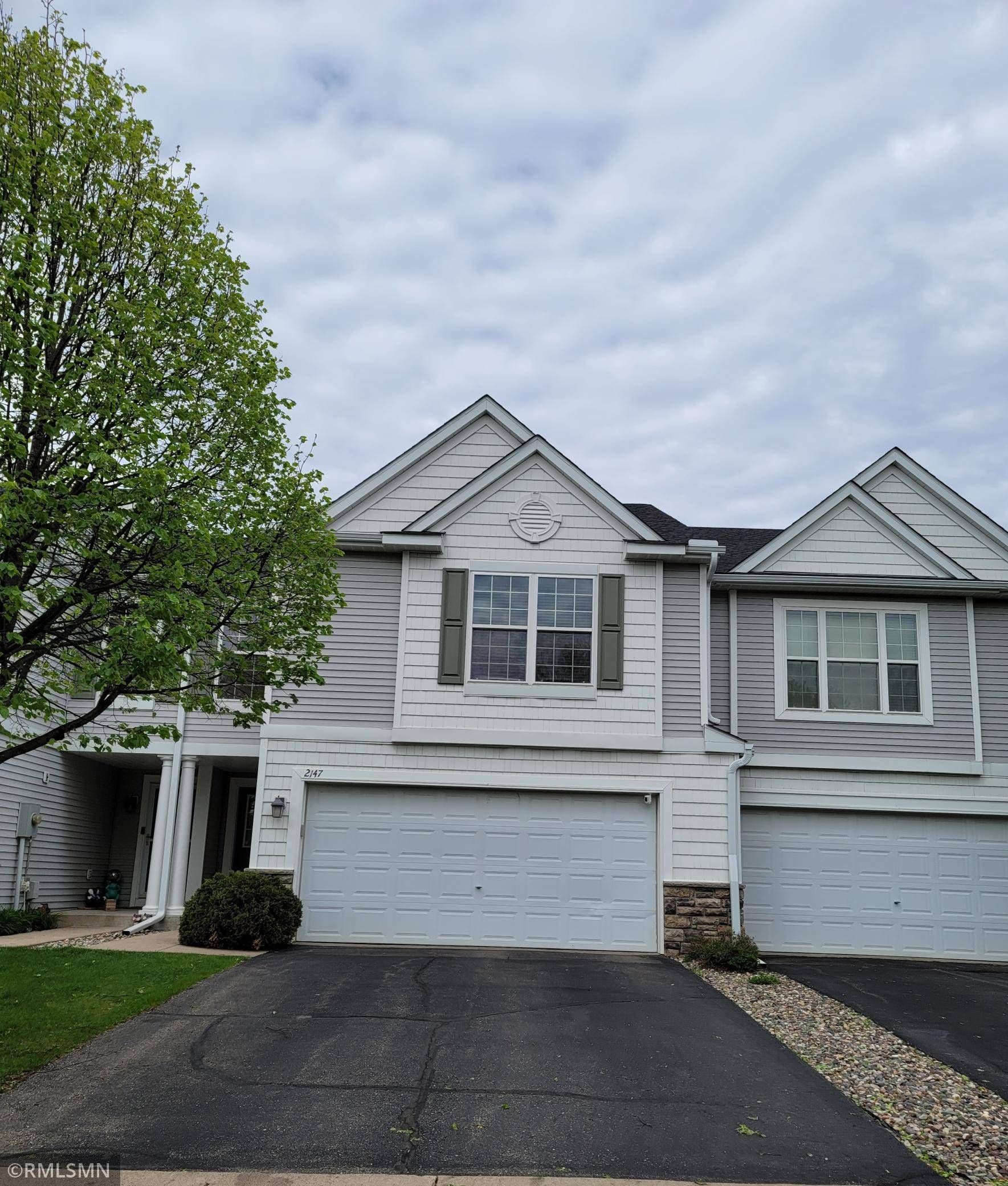 2147 Saint Johns Alcove, Woodbury, MN 55129