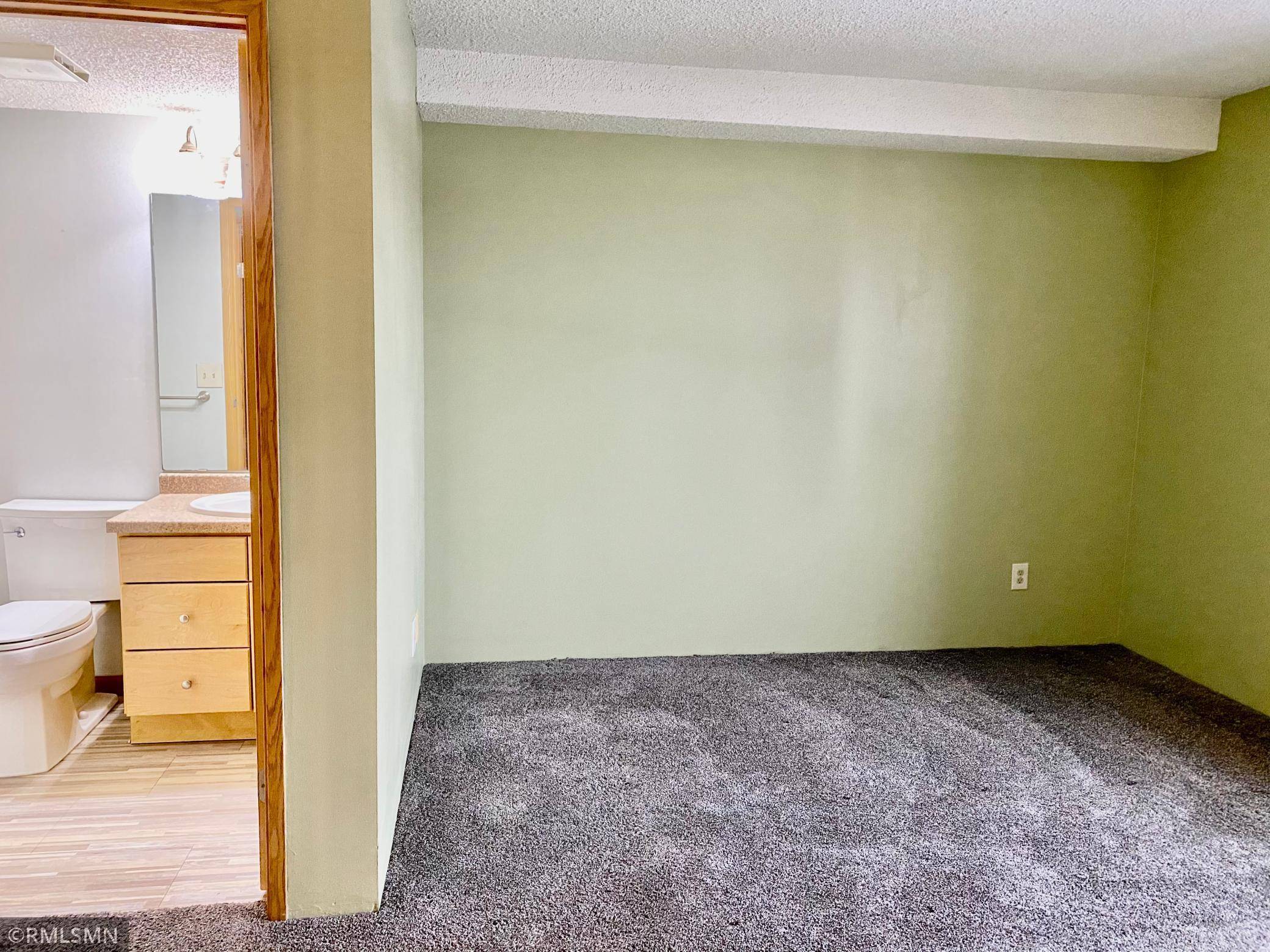 78 10th ST E #1001, Saint Paul, MN 55101