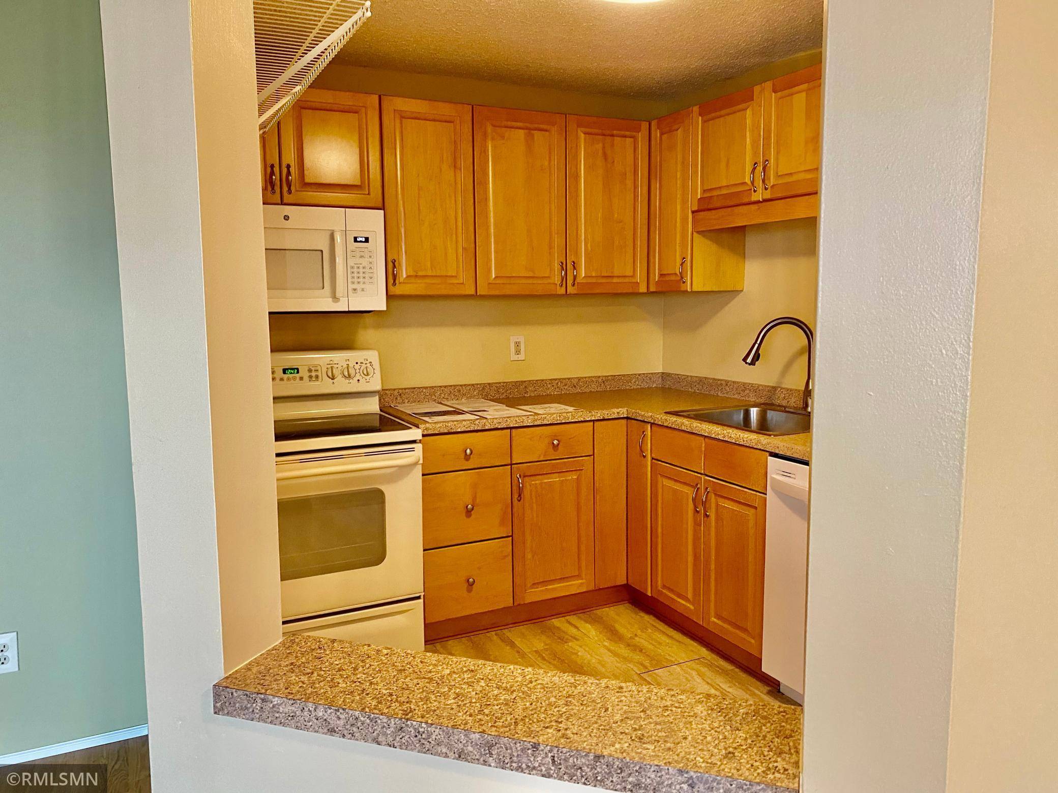 78 10th ST E #1001, Saint Paul, MN 55101
