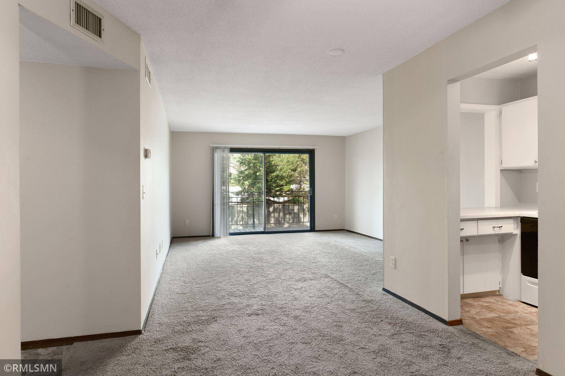 4120 Parklawn AVE #122, Edina, MN 55435