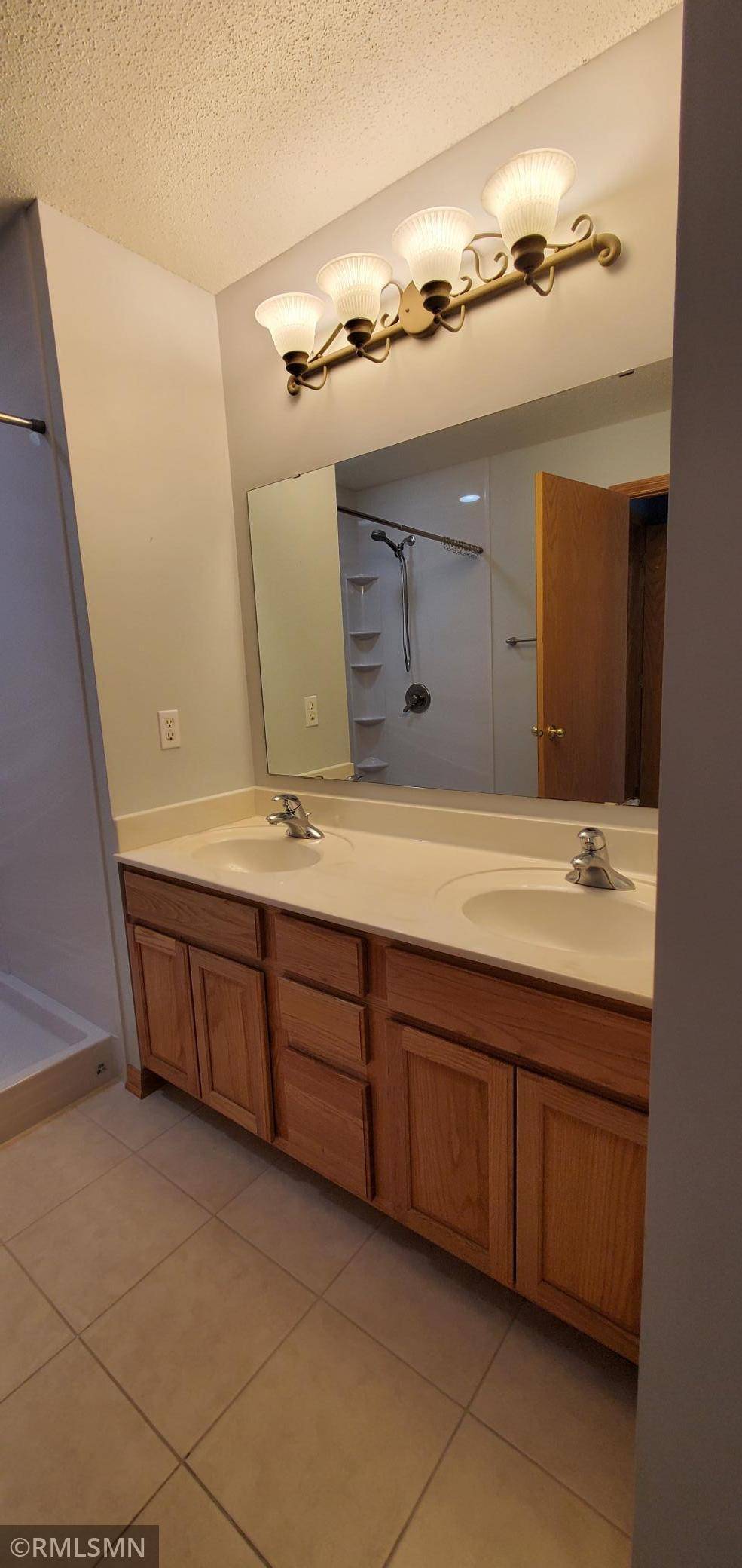 15719 France WAY #1313, Apple Valley, MN 55124