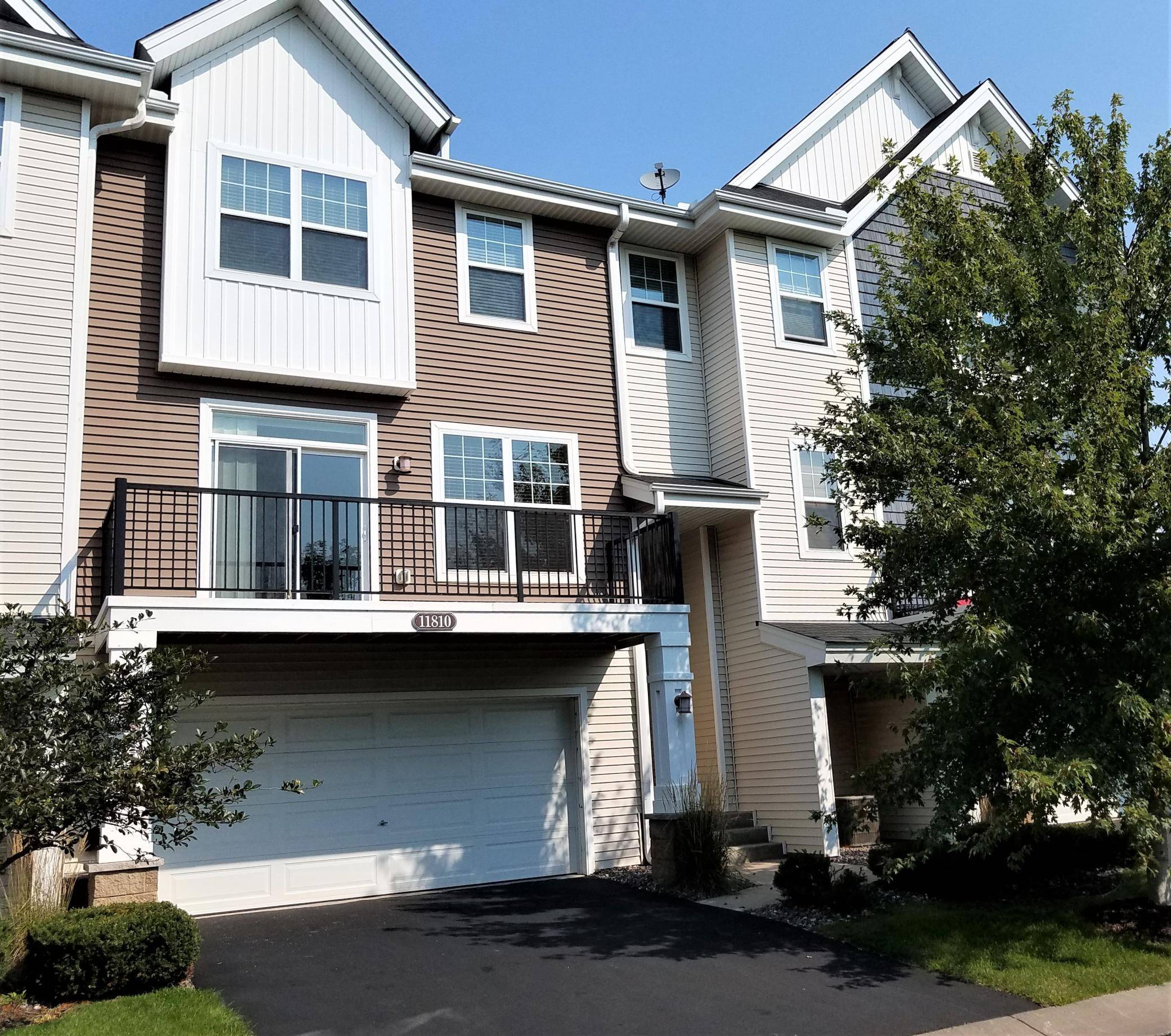 11810 Emery Village DR N, Champlin, MN 55316