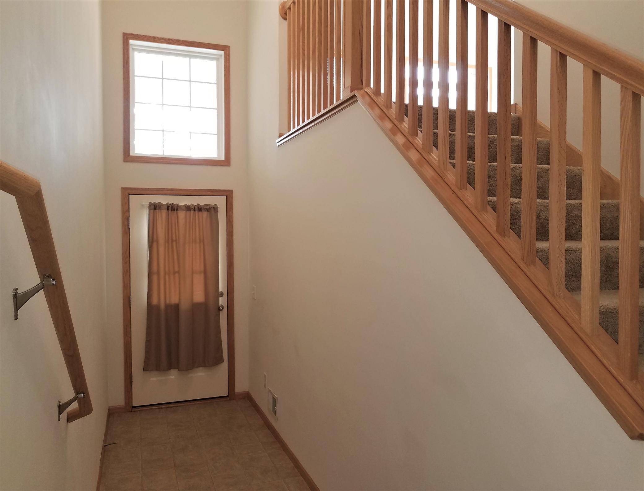 11810 Emery Village DR N, Champlin, MN 55316