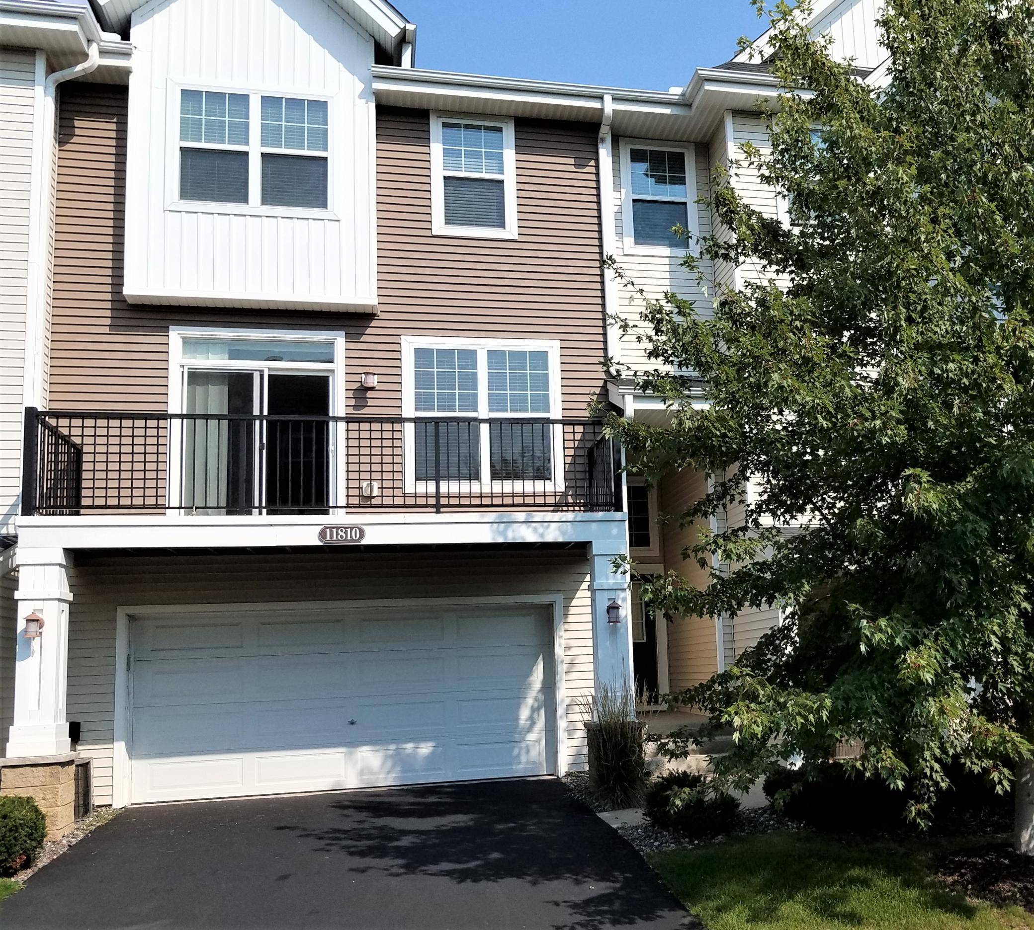11810 Emery Village DR N, Champlin, MN 55316