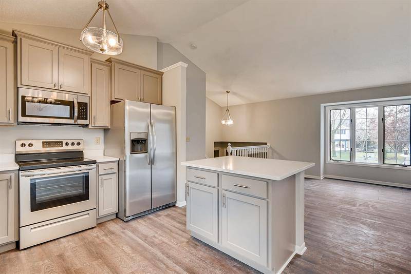 8906 Saint Croix RD, Woodbury, MN 55125
