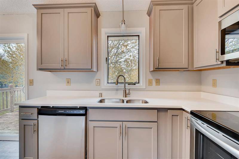 8906 Saint Croix RD, Woodbury, MN 55125