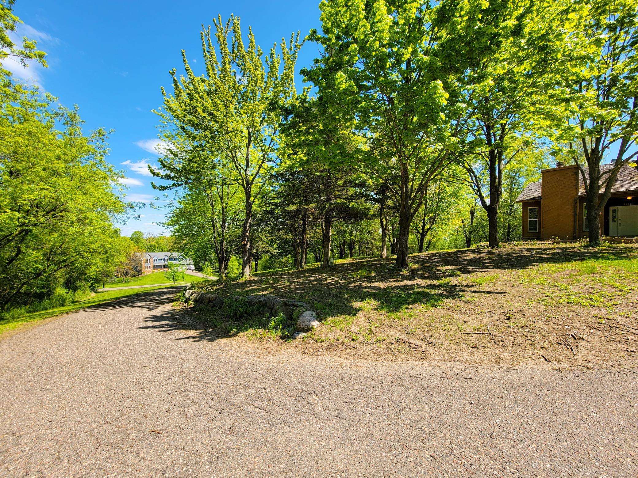 5743 Juneau LN N, Plymouth, MN 55446