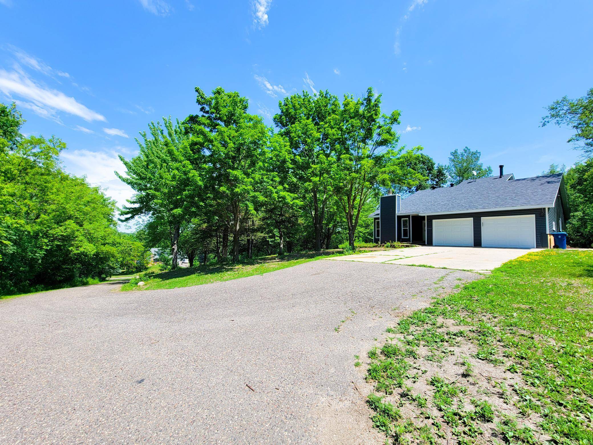 5743 Juneau LN N, Plymouth, MN 55446