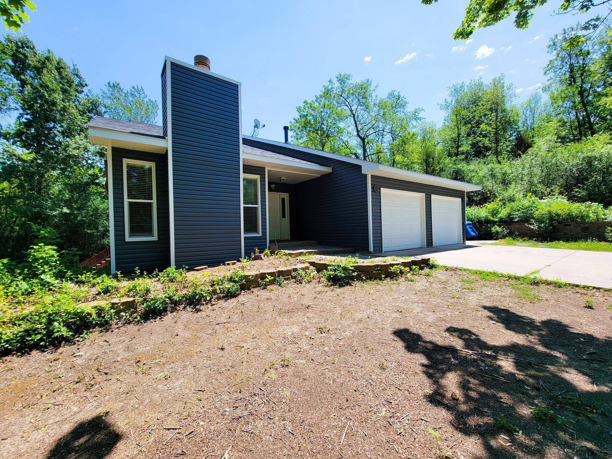 5743 Juneau LN N, Plymouth, MN 55446