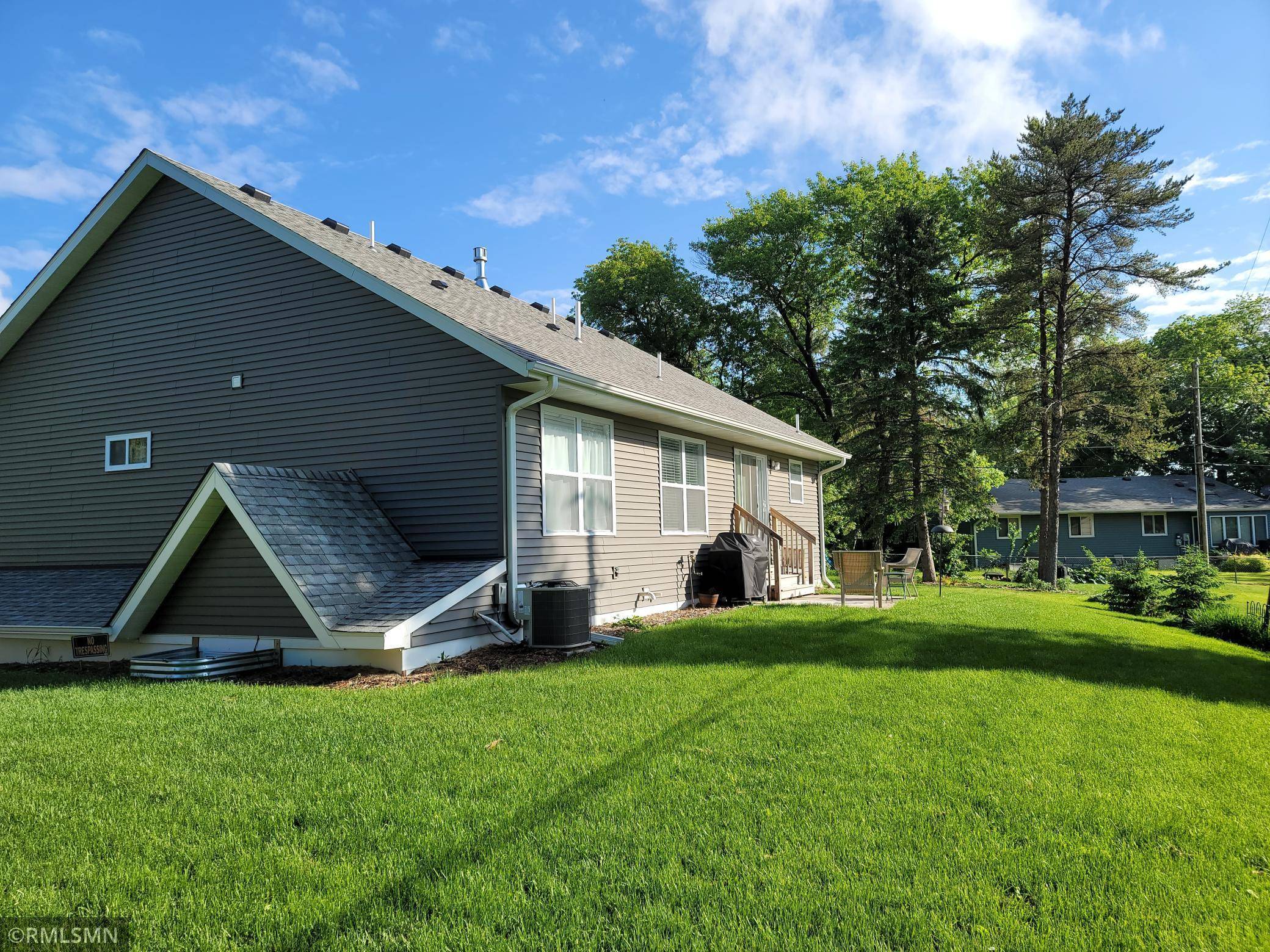 85 Maple Island RD, Lakeville, MN 55044